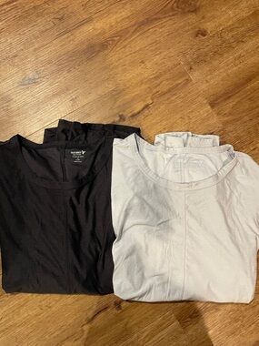Old Navy Maternity Long Sleeve Active Tee